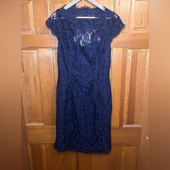 NWOT Monique Lhuillier Lace Sheath Dress - Picture 8 of 12